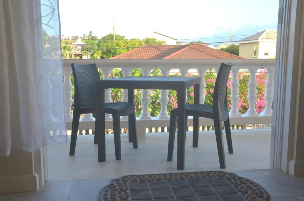 Ixoras Beach Apartments Saint Peter Exterior foto
